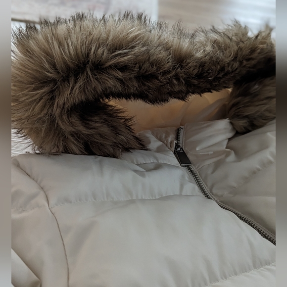 XS Cream Gap Parka - Picture 2 of 6